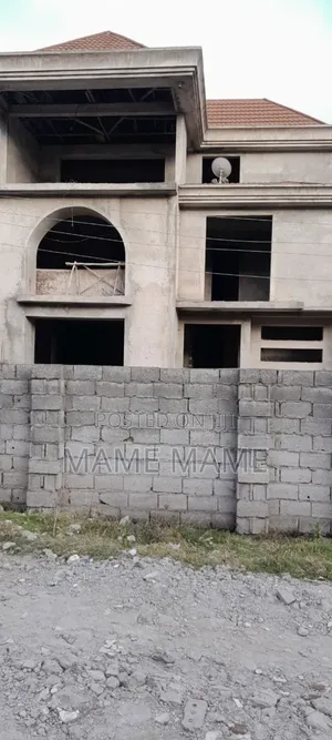 8bdrm House in Addis Abeba, Bole for sale