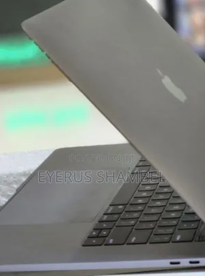 Photo - New Laptop Apple MacBook Pro 16GB Intel Core I7 SSD 512GB