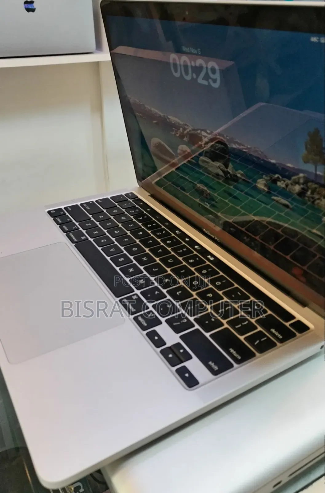 New Laptop Apple MacBook Pro M1 16GB Apple M1 Pro SSD 512GB