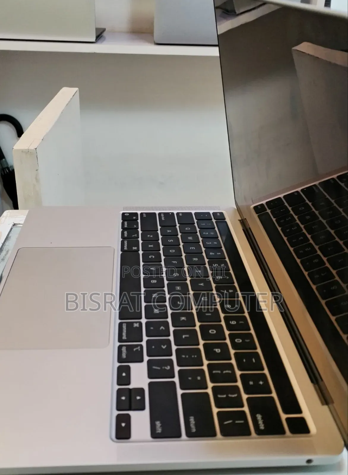 New Laptop Apple MacBook Pro M1 16GB Apple M1 Pro SSD 512GB