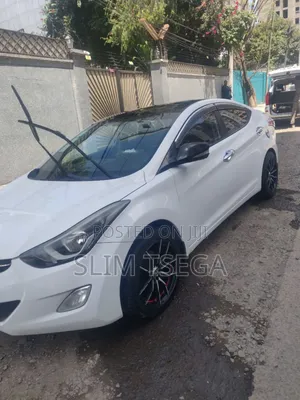 Photo - Hyundai Avante 2012 White