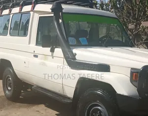 Toyota Land Cruiser 2004 White