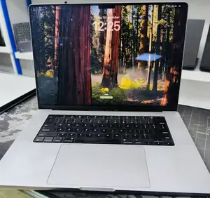New Laptop Apple MacBook 16GB Apple M1 Max SSD 1T