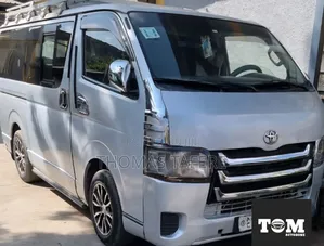 Toyota HiAce 220 2007 Silver