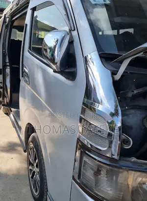 Toyota HiAce 220 2007 Silver