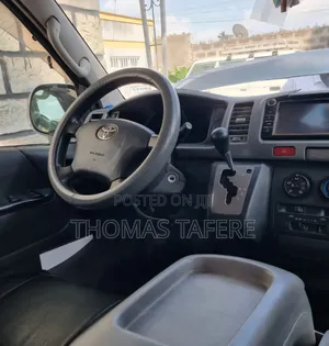 Toyota HiAce 220 2007 Silver