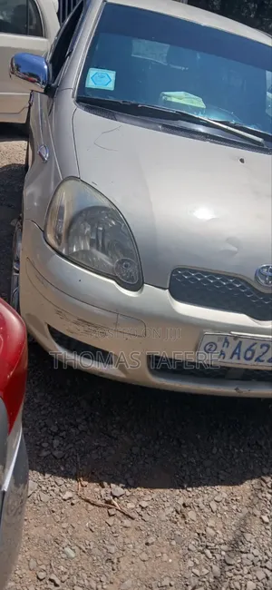 Toyota Vitz 2004 Beige
