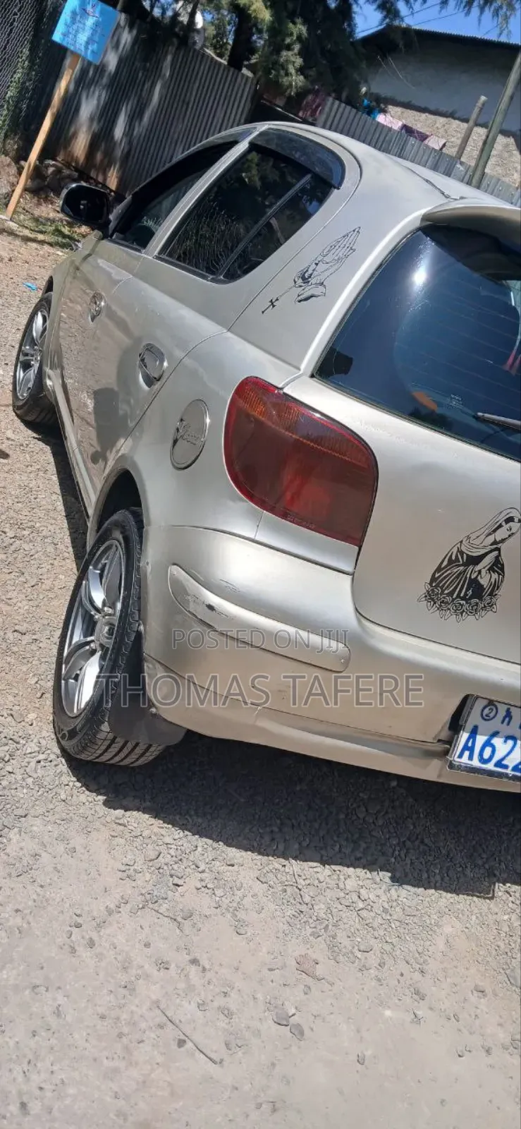 Toyota Vitz 2004 Beige