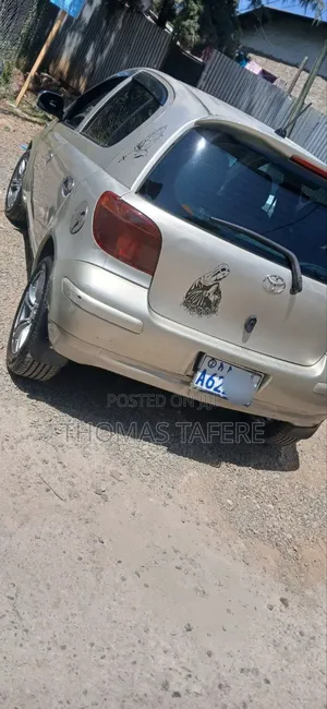 Toyota Vitz 2004 Beige