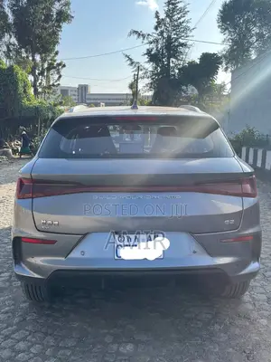 BYD E2 43 kWh 94 hp FWD 2024 Silver