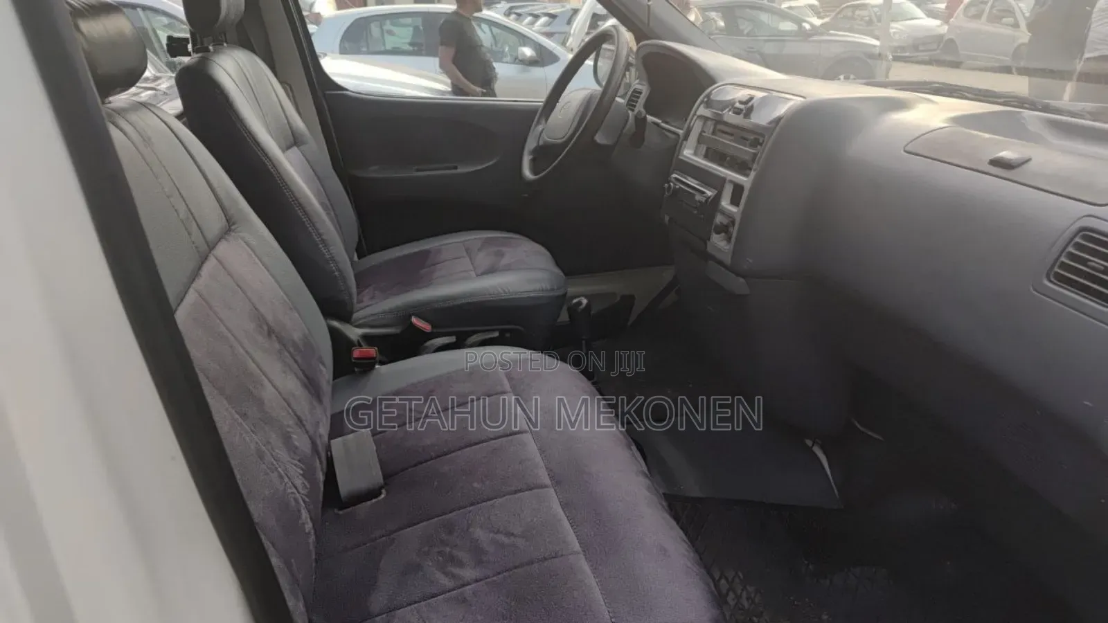 Toyota HiAce 2000 White