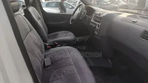 Toyota HiAce 2000 White