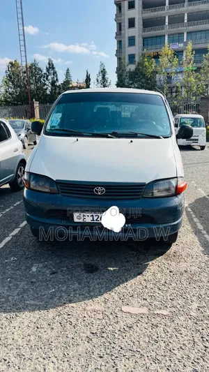 Toyota HiAce 2006 White