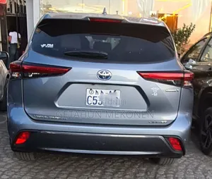Toyota Highlander Hybrid 2023 Blue