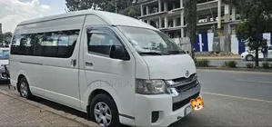 Toyota HiAce 2017 White
