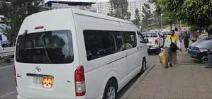 Toyota HiAce 2017 White