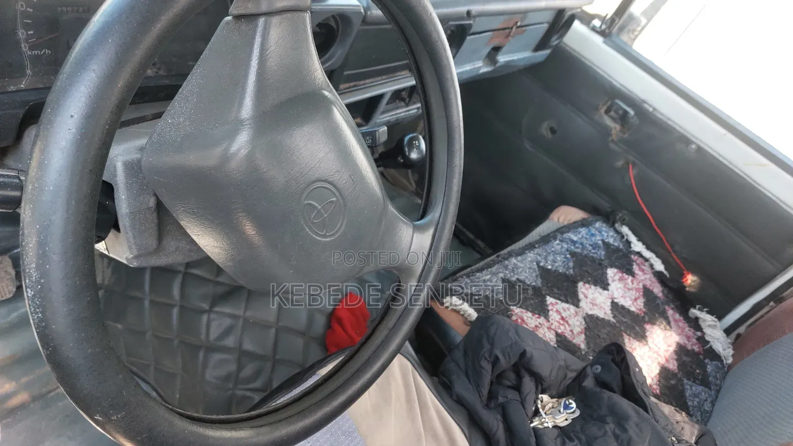 Toyota Hilux 1990 White