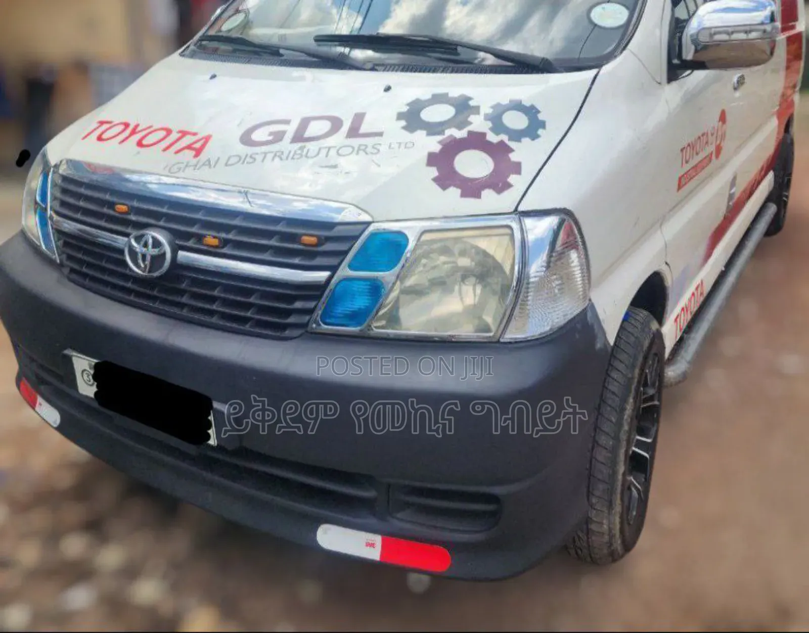 Toyota HiAce 2011 White