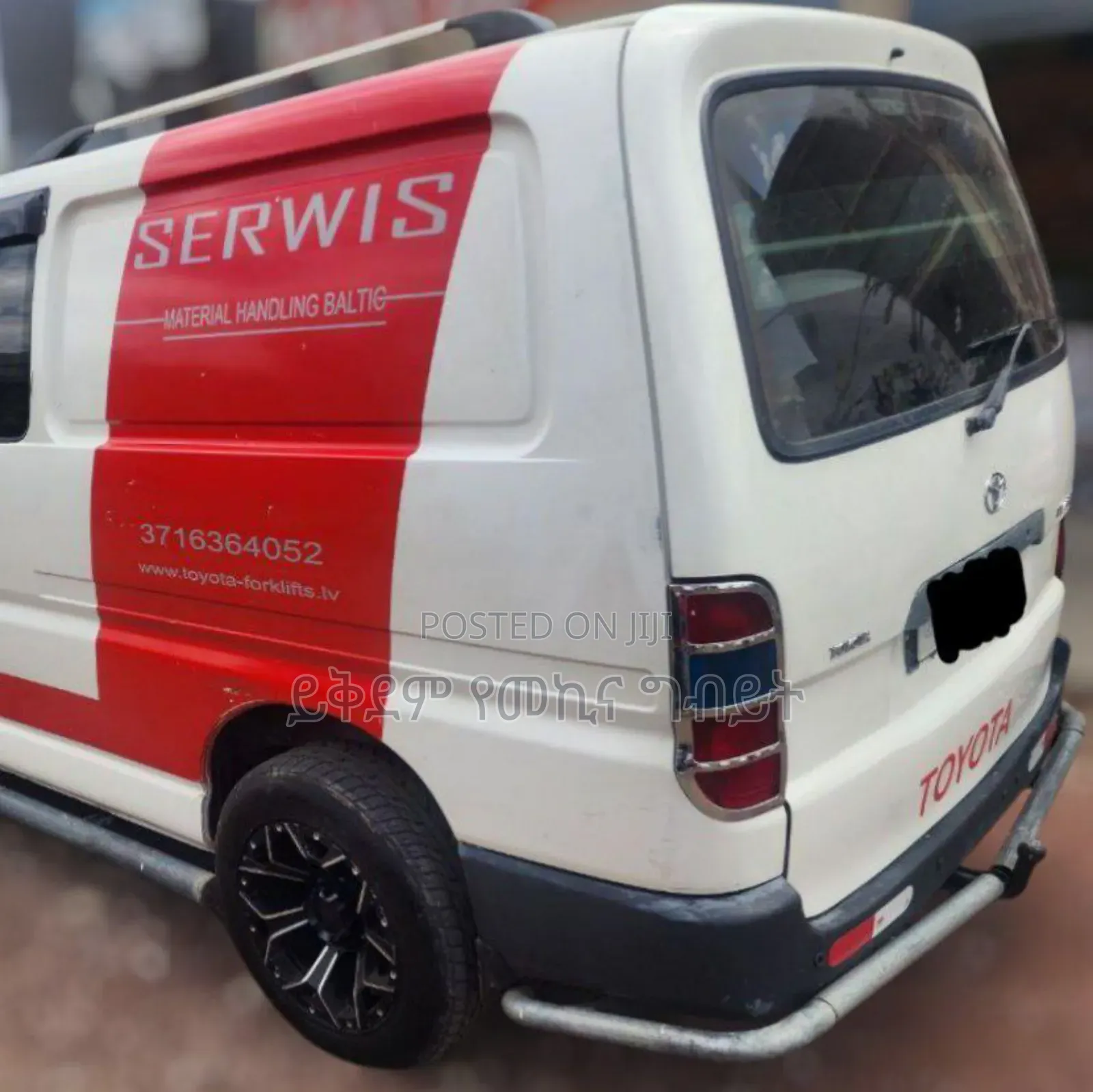 Toyota HiAce 2011 White