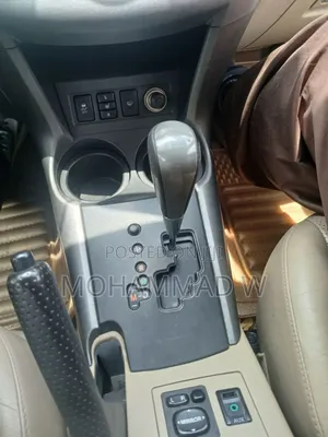 Toyota RAV4 2.5 2012 Gold