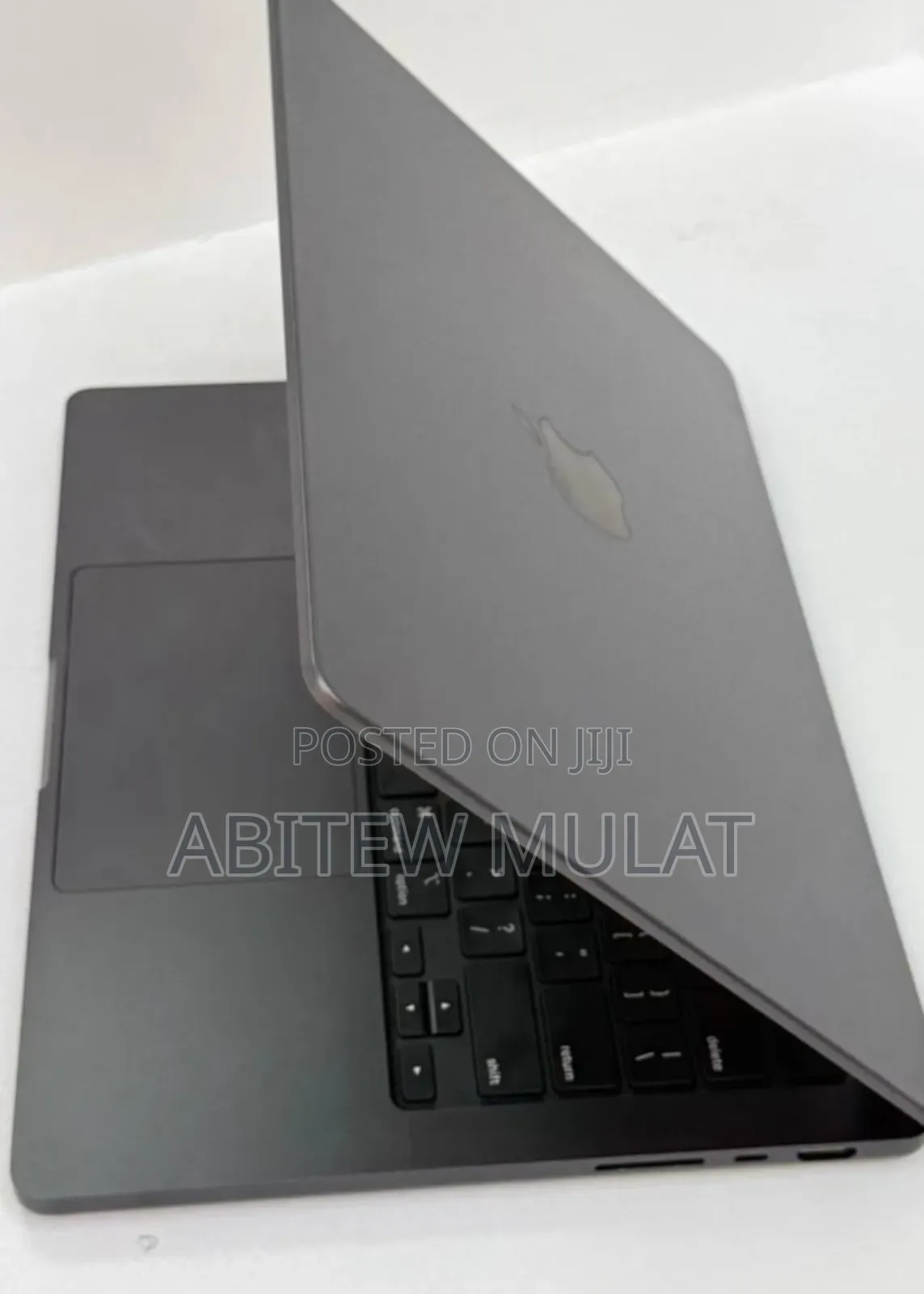 New Laptop Apple MacBook Pro 2023 M3 14-Inch 18GB Apple M3 SSD 512GB