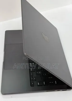 New Laptop Apple MacBook Pro 2023 M3 14-Inch 18GB Apple M3 SSD 512GB