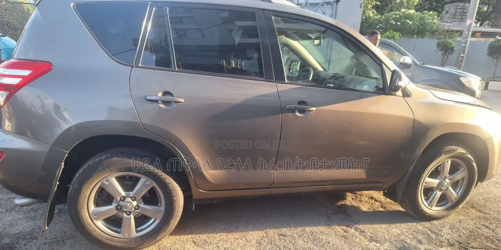 Toyota RAV4 2012 Pink