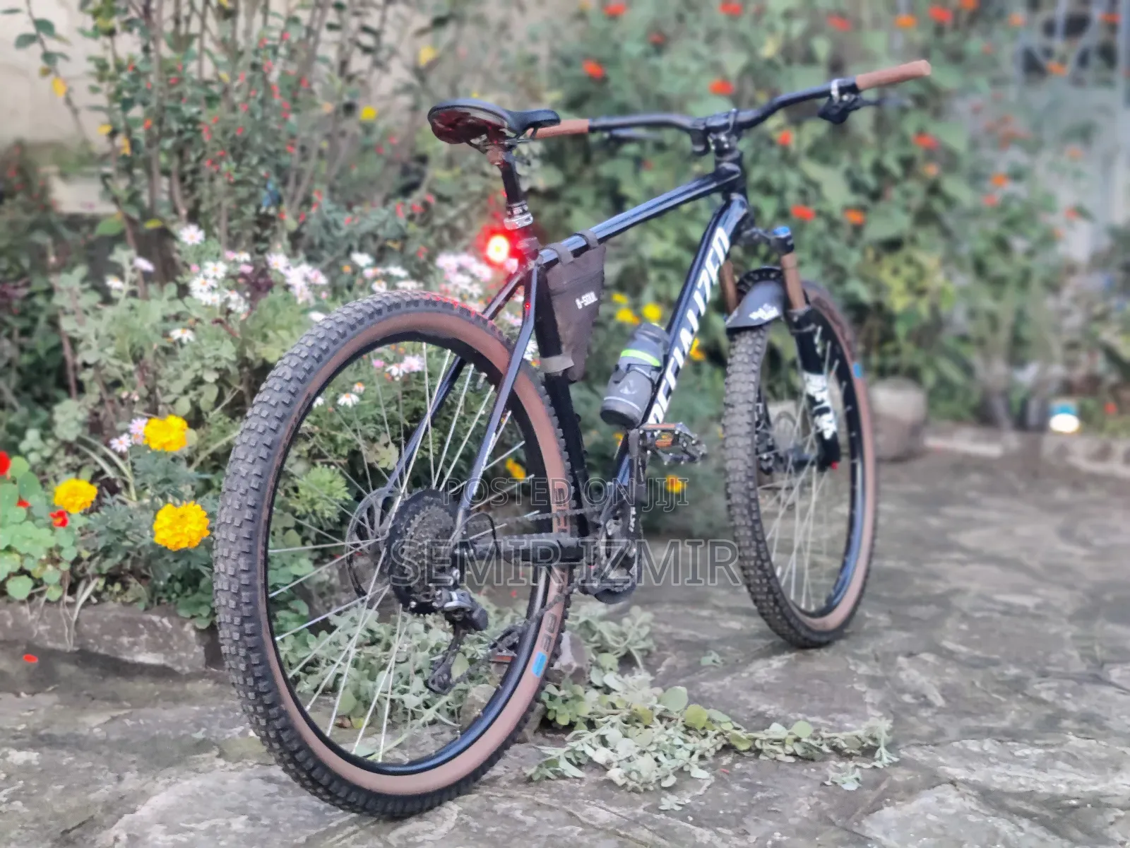 Specialized Rockhopper 29" Mountain Bike
