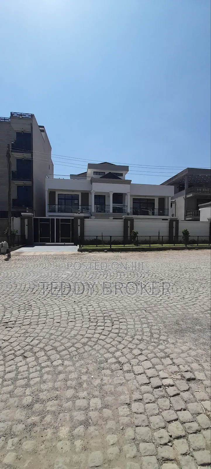 8bdrm House in Haile Garment, Nifas Silk-Lafto for sale