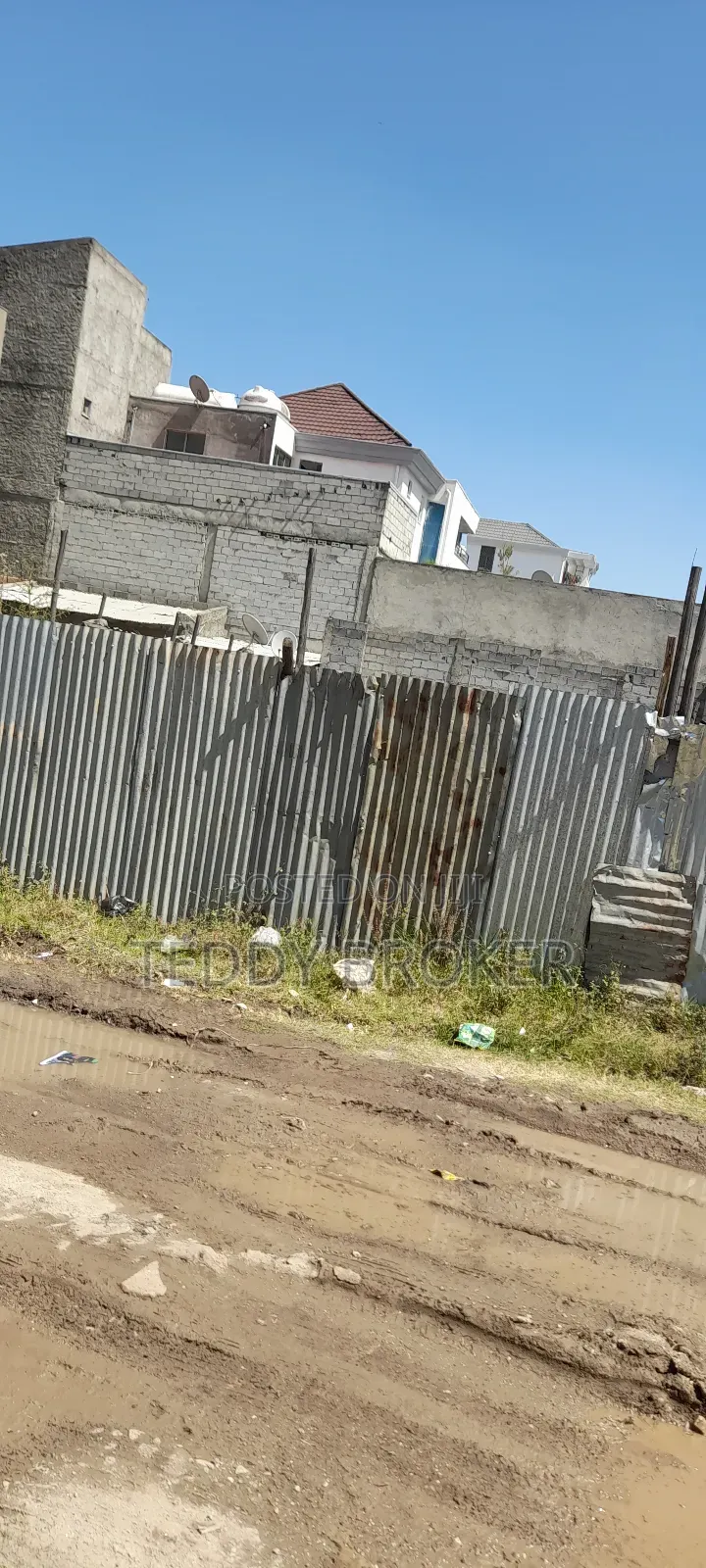 ለሽያጭ የቀረበ ቦታ ሃይሌ ጋርመንት