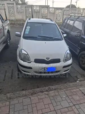 Photo - Toyota Vitz 2004 White