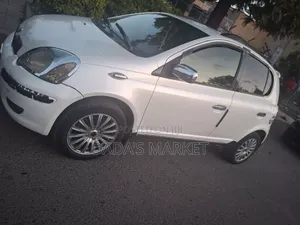 Toyota Vitz 2004 White