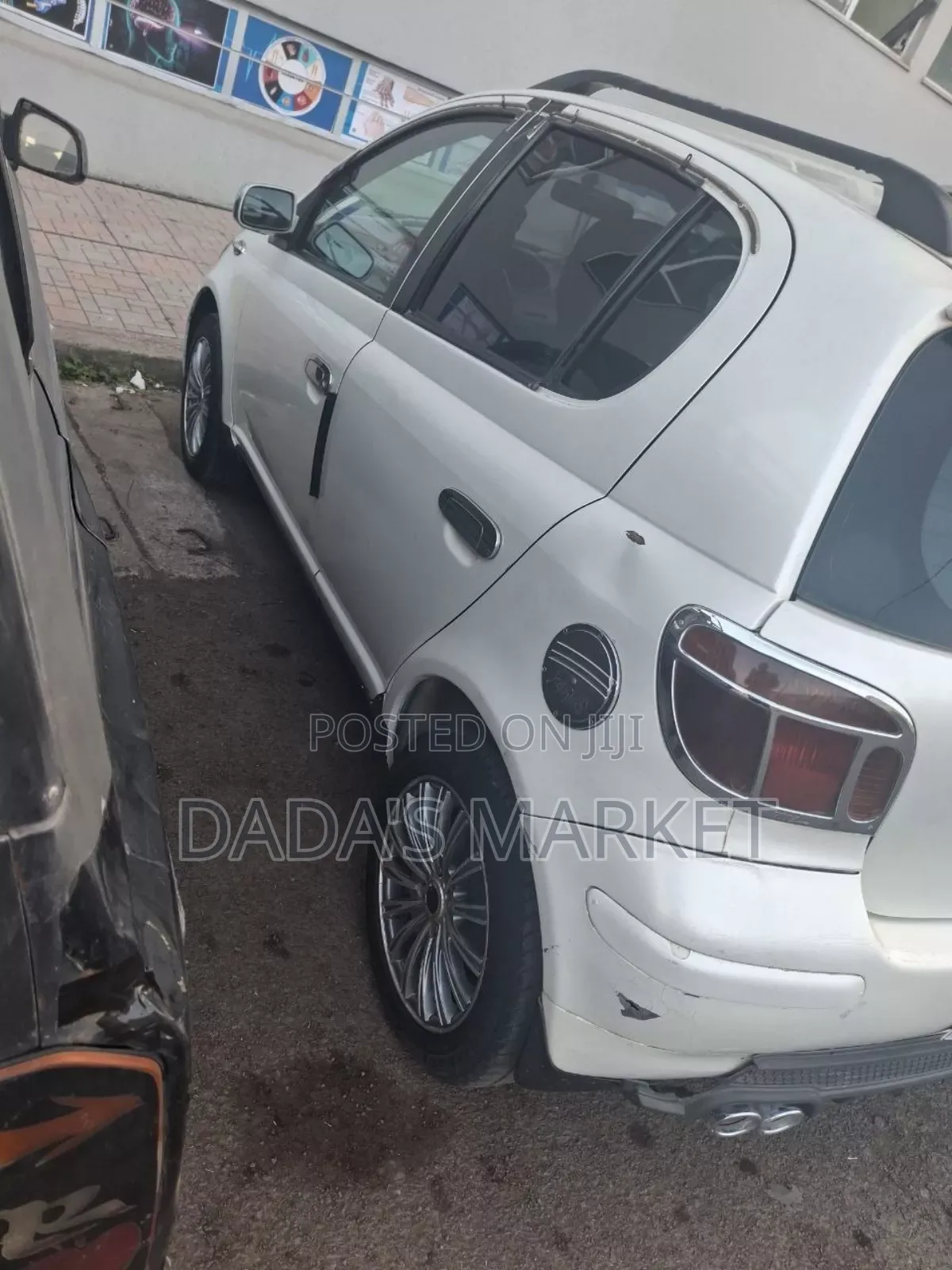 Toyota Vitz 2004 White