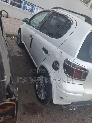 Toyota Vitz 2004 White