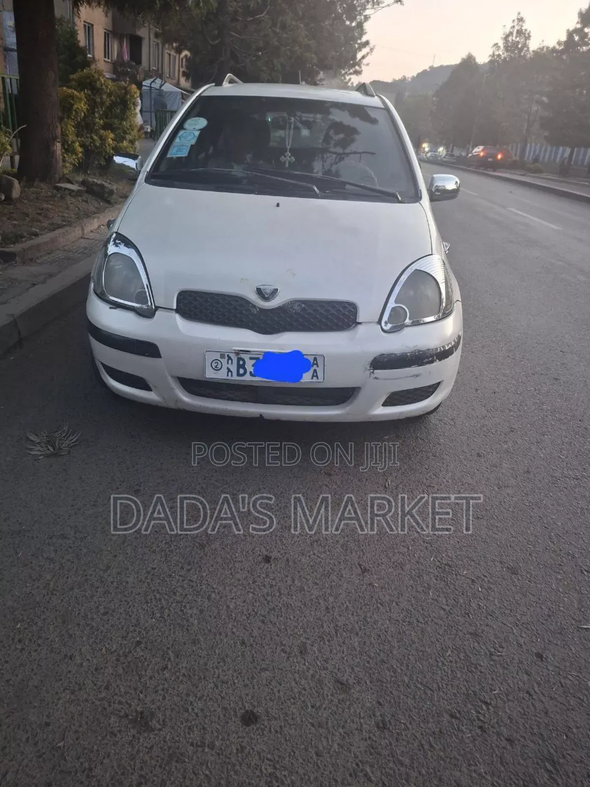 Toyota Vitz 2004 White