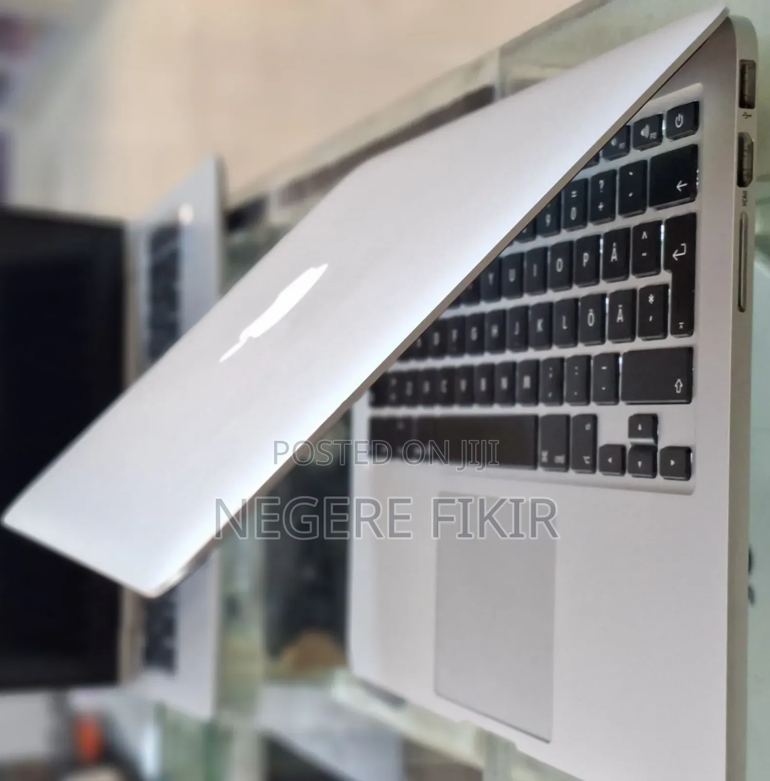 New Laptop Apple MacBook Air 2014 8GB Intel Core I7 SSD 256GB