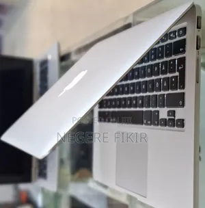 New Laptop Apple MacBook Air 2014 8GB Intel Core I7 SSD 256GB