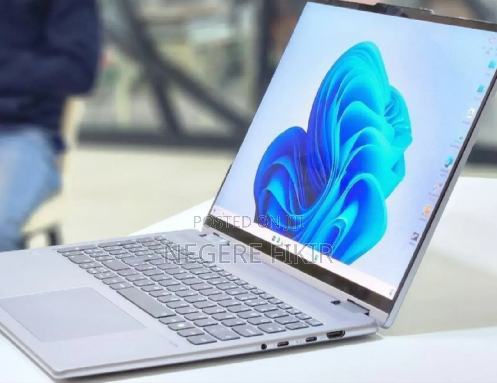 New Laptop Lenovo Yoga 7i 16GB Intel Core I7 SSD 512GB