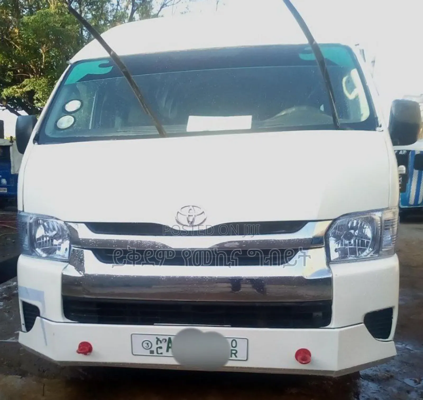 Toyota HiAce 2014 White