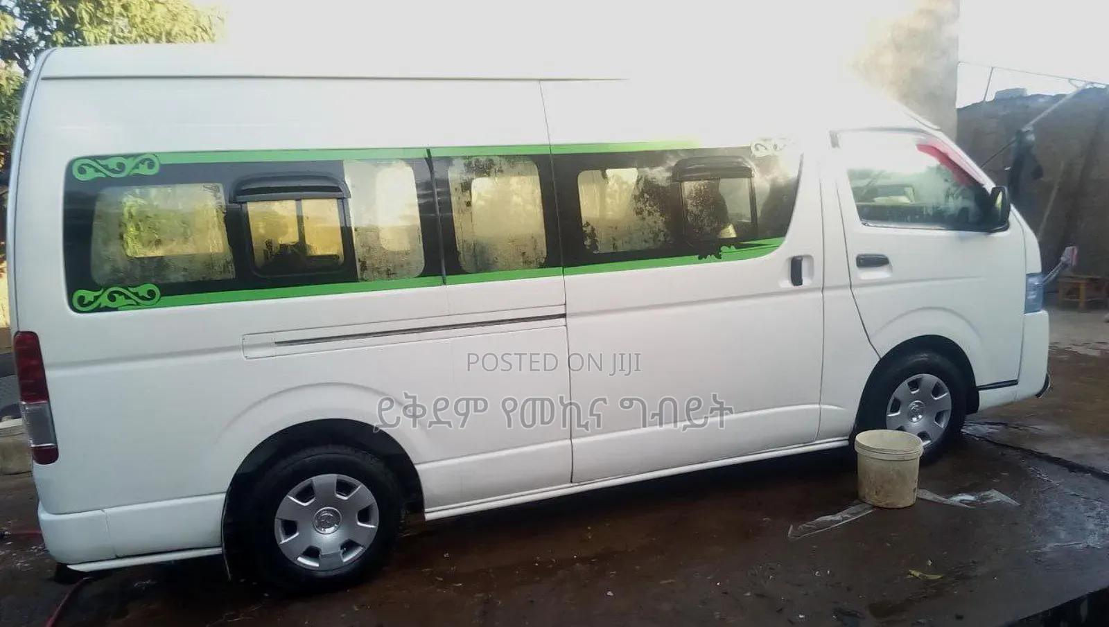 Toyota HiAce 2014 White
