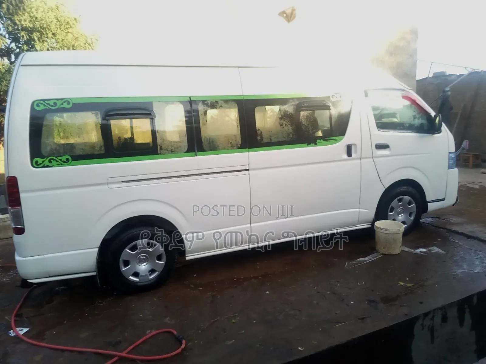Toyota HiAce 2014 White