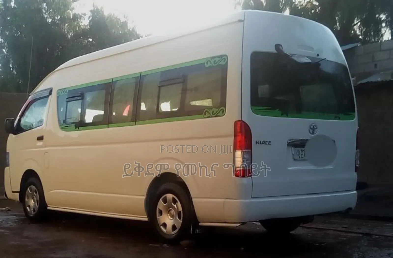 Toyota HiAce 2014 White