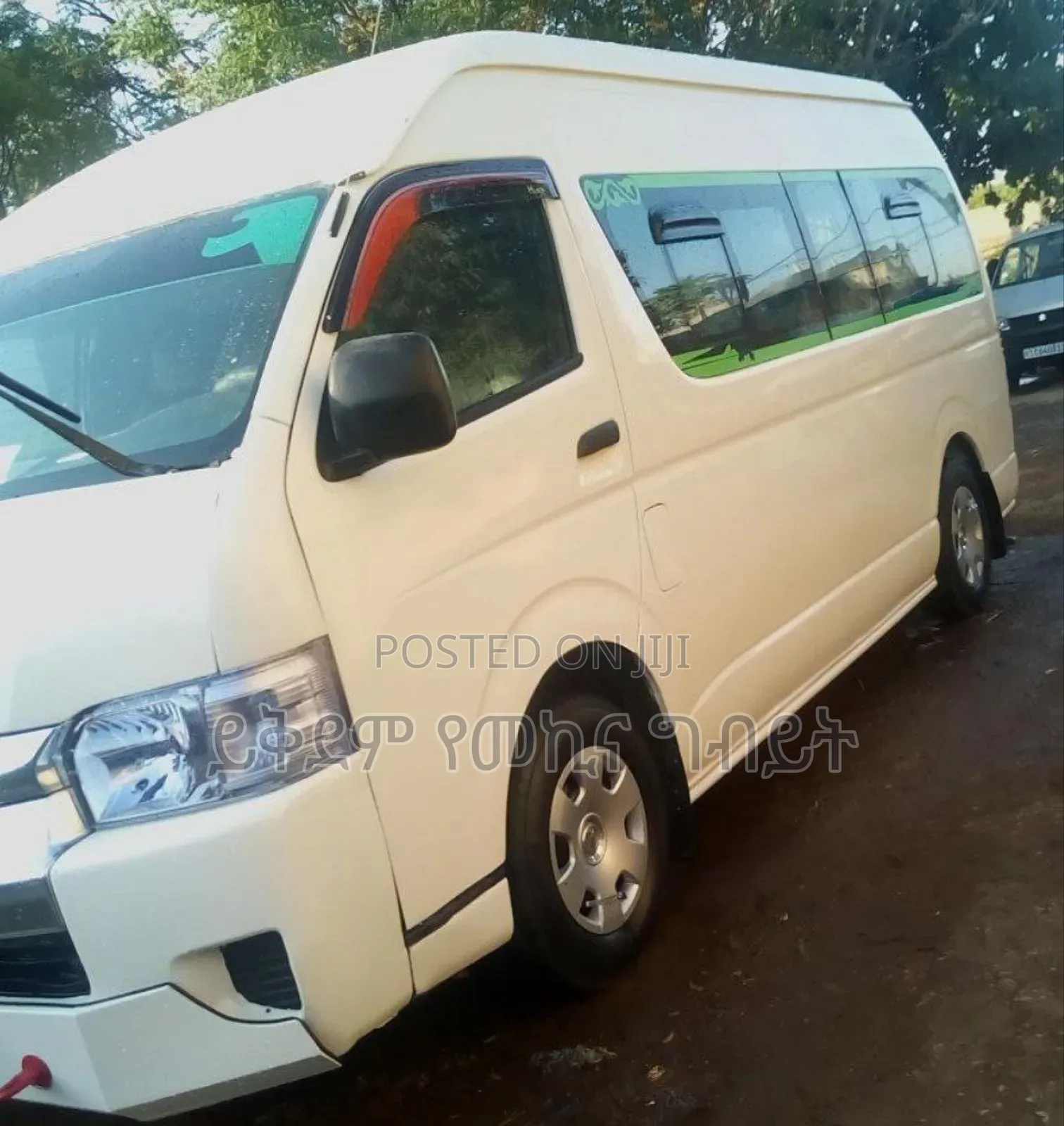 Toyota HiAce 2014 White