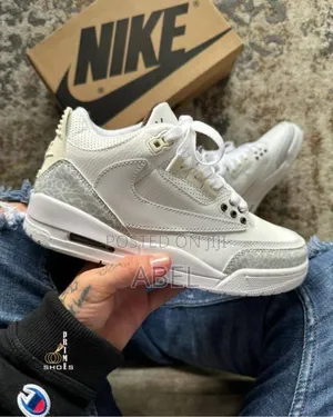 Photo - Air Jordan 3 Travis Scott