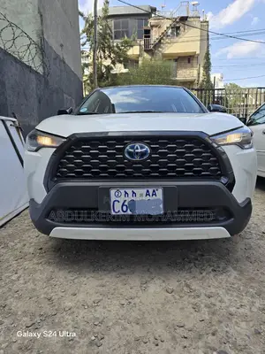Photo - New Toyota Corolla Cross Hybrid 2023 White