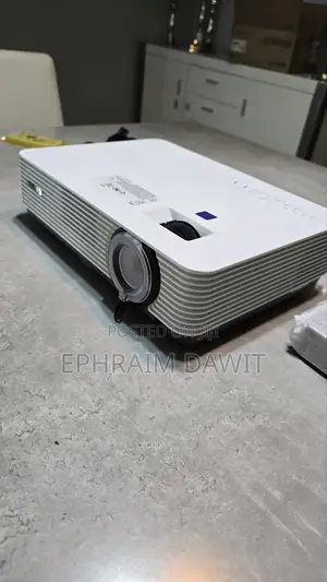 Sony Brand New Projector VPL Dx221