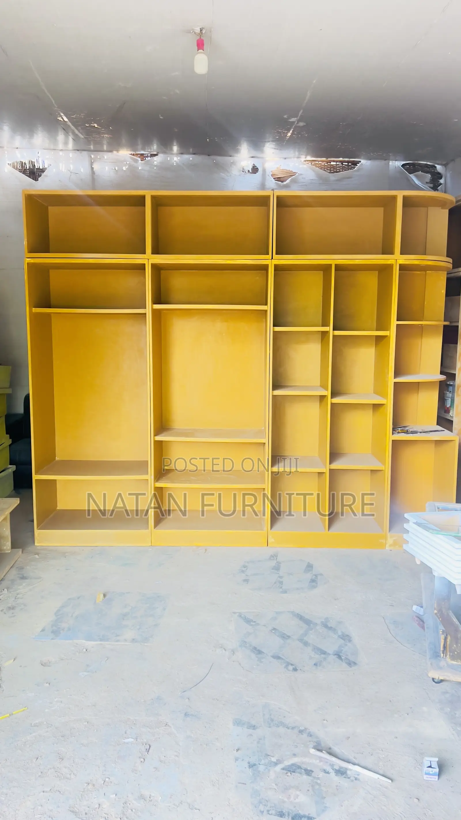 የልብስ ቁምሳጥን ዘመናዊ ዲዛይን በፈለጉት የከለር ምርጫ