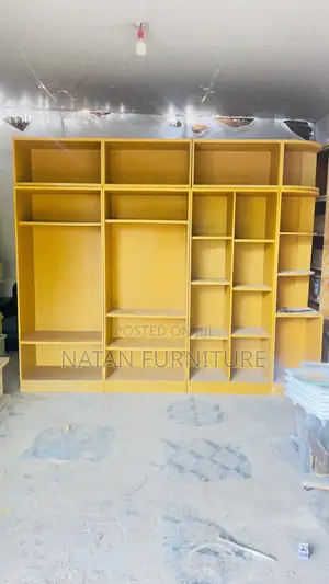 የልብስ ቁምሳጥን ዘመናዊ ዲዛይን በፈለጉት የከለር ምርጫ