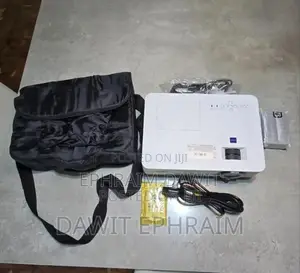 Sony Brand New Projector VPL Dx221