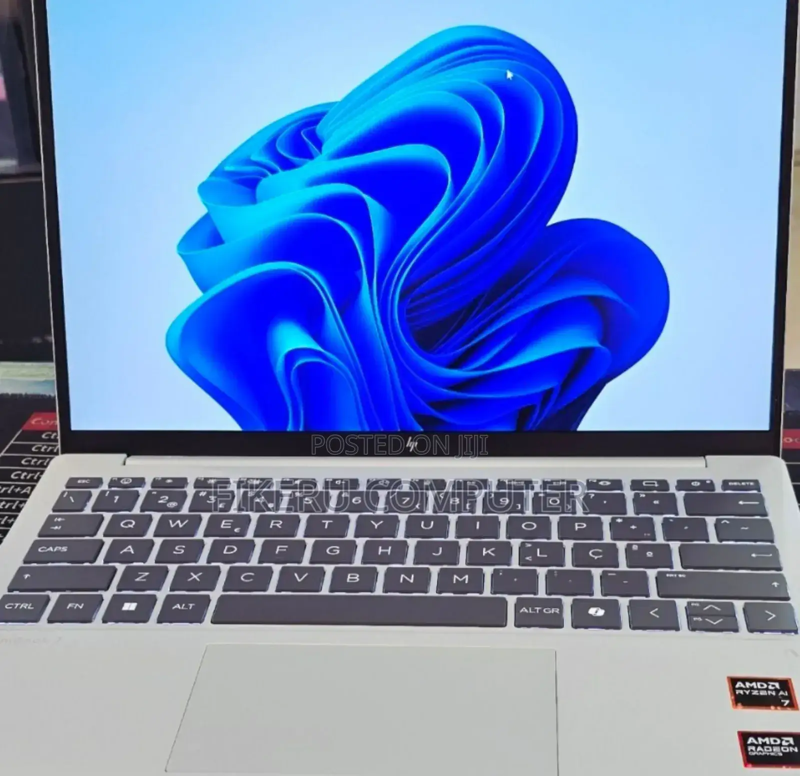 New Laptop HP OmniBook 7 14" 32GB Intel Core I7 SSD 1T